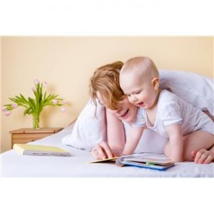 mom-baby-reading