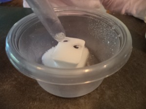 play with baking soda and vinegar