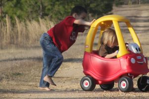 outside play time car kids