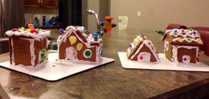 gingerbread-house-decorating