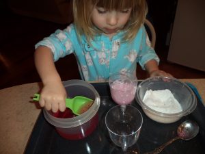 baking soda vinegar messy sensory play